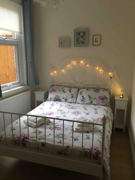 Bikki Apartments - 2 Bedroom ฮาร์โรว์ ภายนอก รูปภาพ